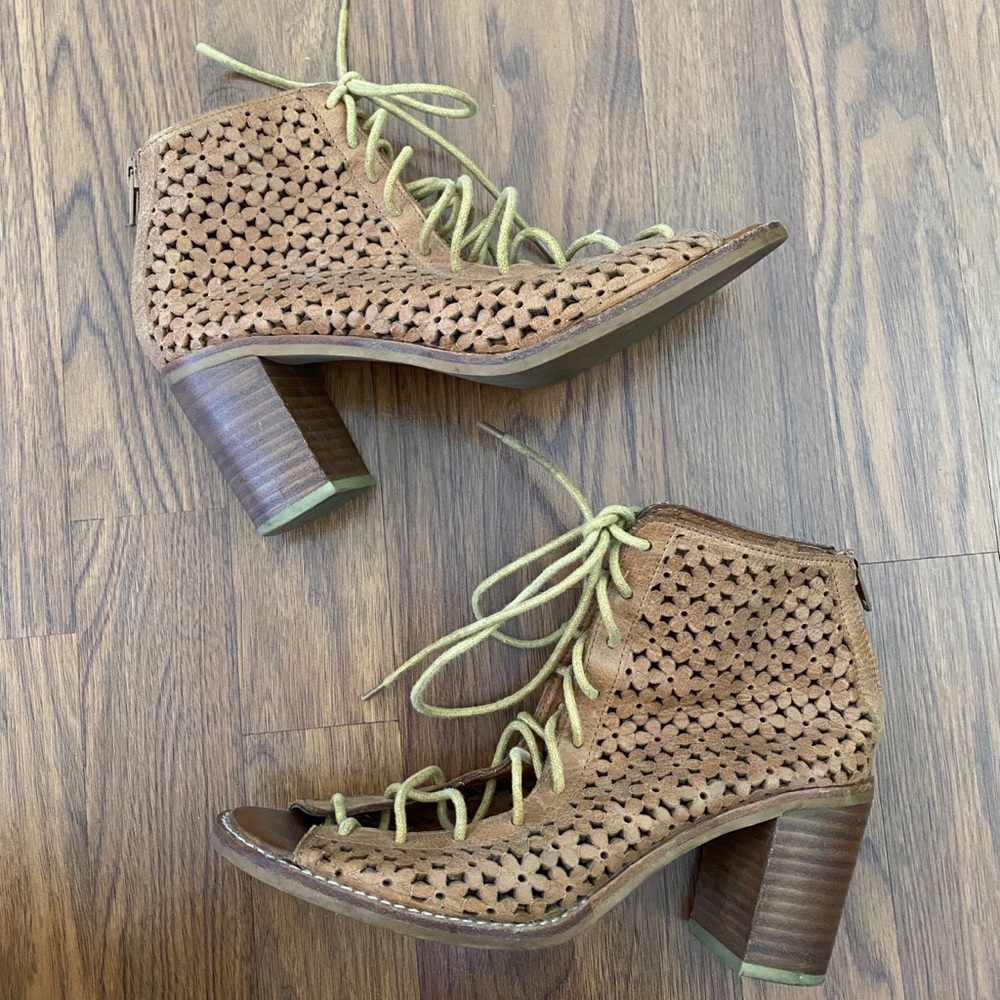 Jeffrey Campbell Cors Sandals Size 8 - image 3